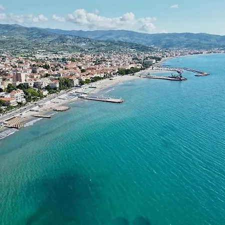 Residential Area Near The Sea And The Mountains Apartment Diano Marina