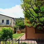 Residential Area Near The Sea And The Mountains Apartment *