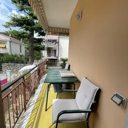 Residential Area Near The Sea And The Mountains Диано-Марина